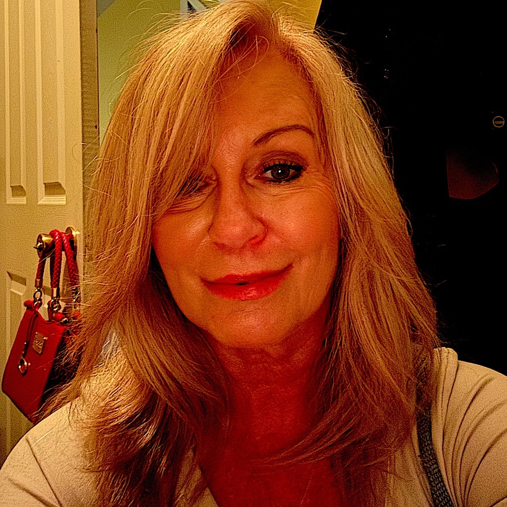 Meet your Posher, Leah